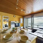 Pour 8 Sur La Grande De St Gilles شقة