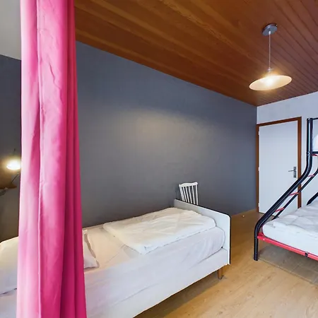 Pour 8 Sur La Grande De St Gilles