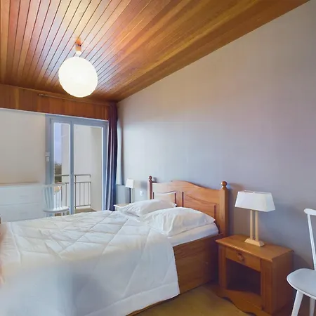Apartment Pour 8 Sur La Grande De St Gilles