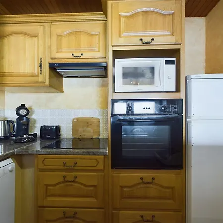 Apartment Pour 8 Sur La Grande De St Gilles *